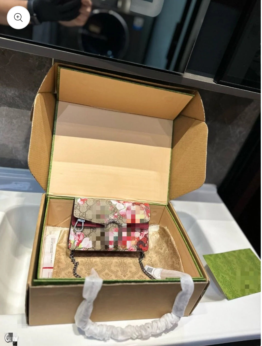 Small G flower bag