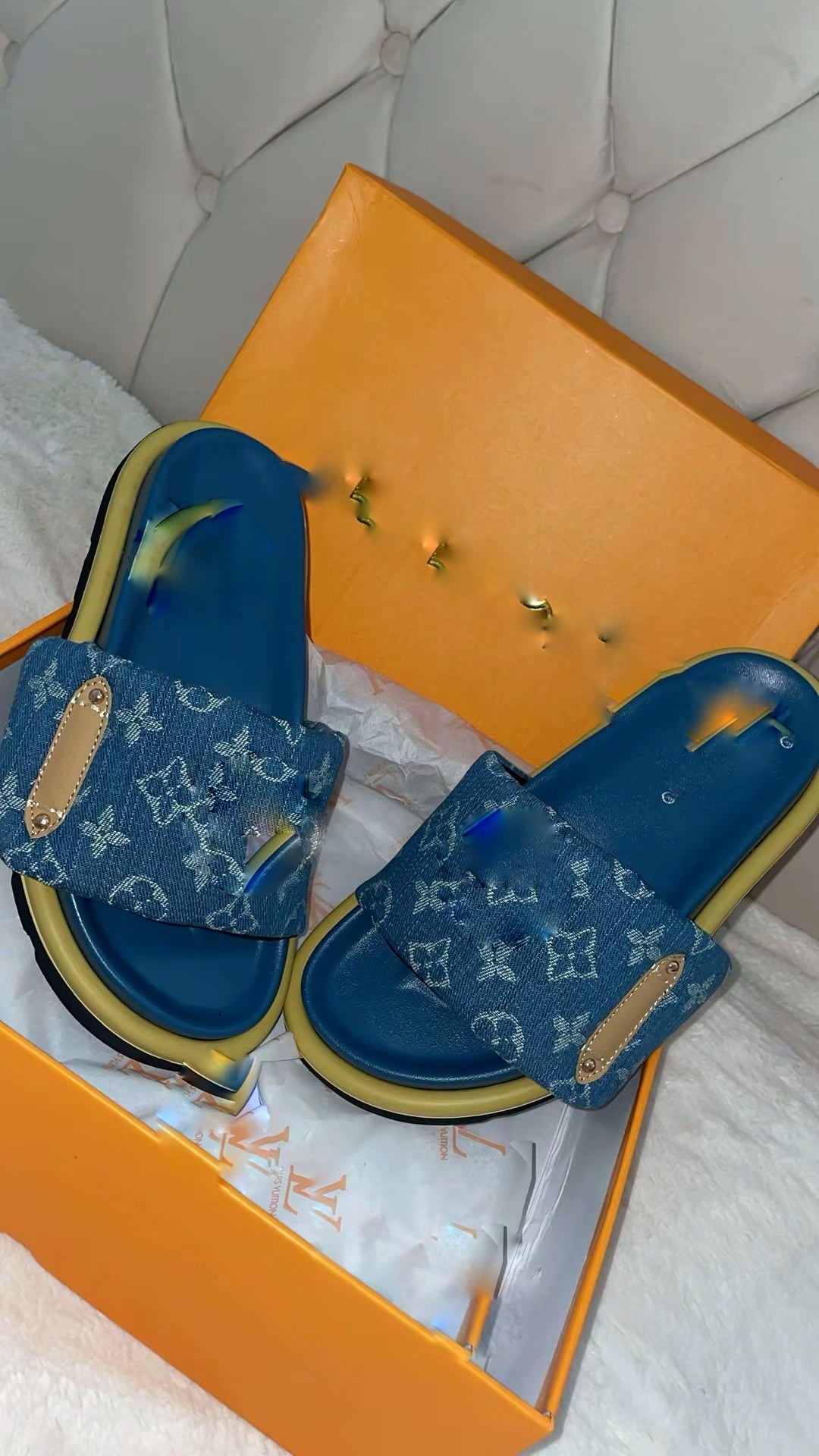 Sliders/Sandals/Flip flops