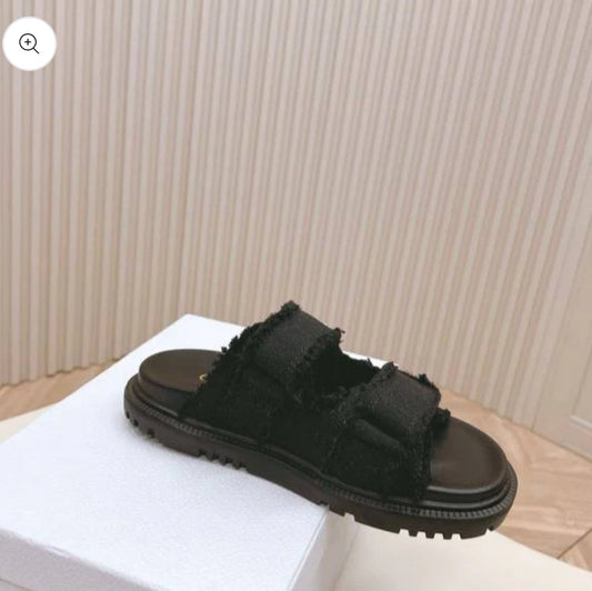 Black sandles